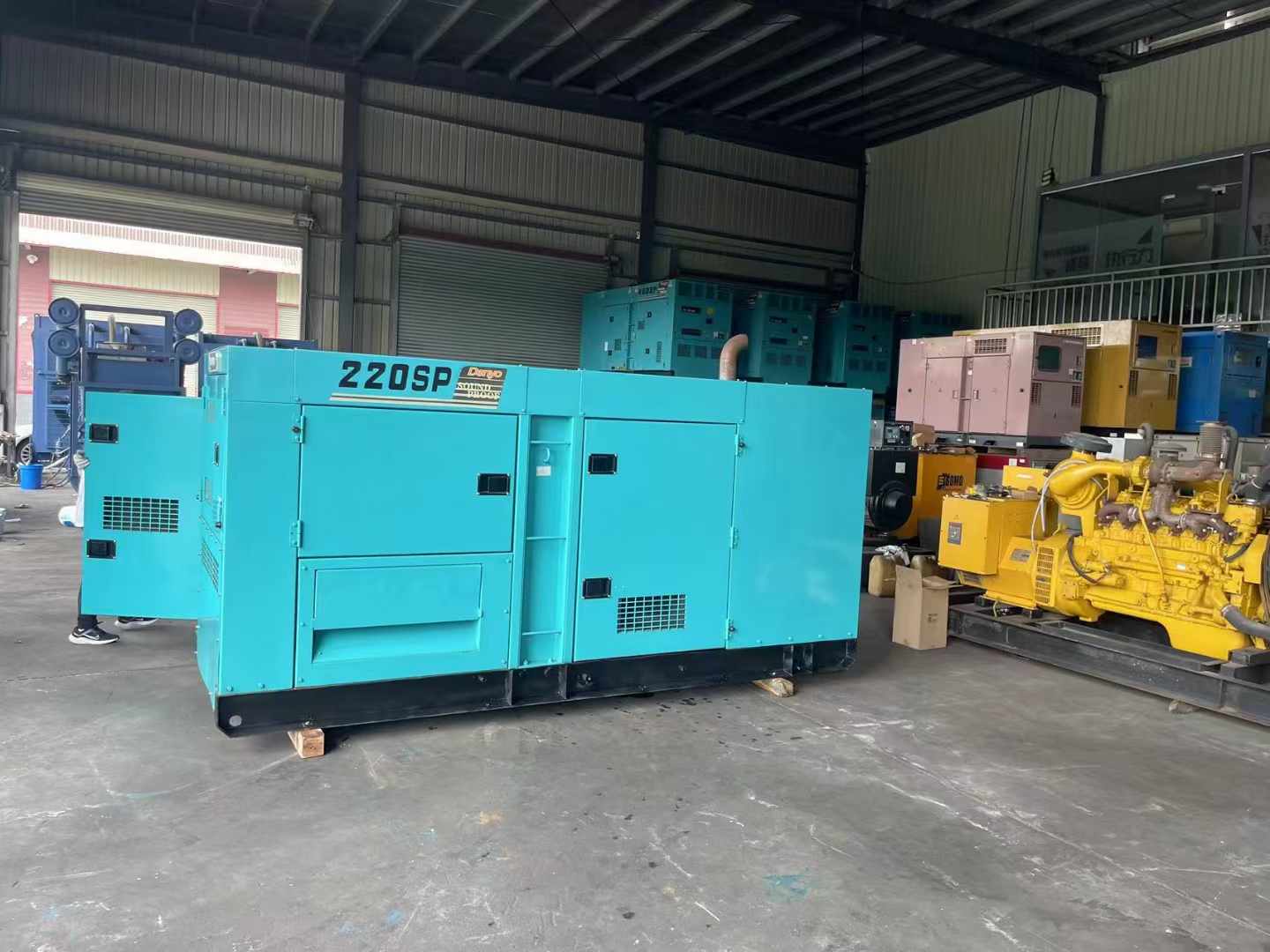 沁水柴油发电机组长期不间断运行时，如何监控其温度和压力？