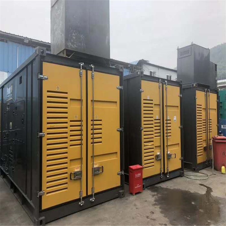 沁水温度变化对不同类型欠压保护装置的可靠性影响有何差异？